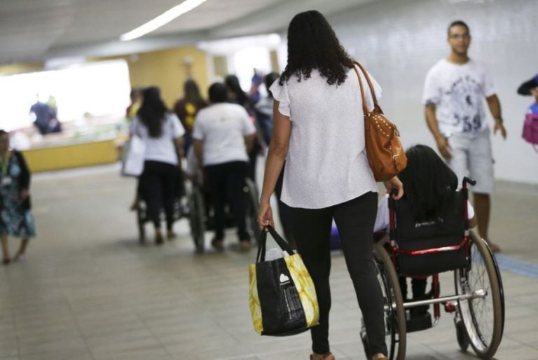 Feira online oferta 9 mil vagas de emprego para pessoas com deficiência