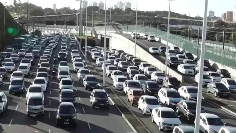 Veículos com placas de finais 7 e 8 têm desconto no pagamento de cota única à vista do IPVA em junho