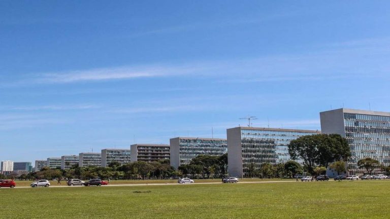 Governo informa detalhes do concurso público unificado com 8 mil vagas