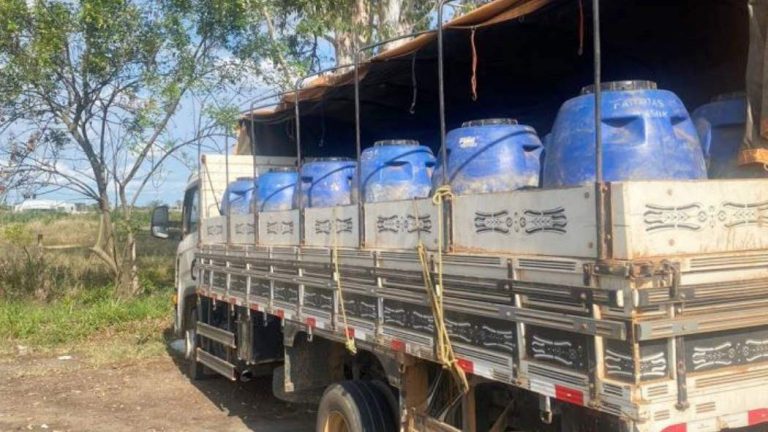 PRF apreendeu carga de cachaça em Vitória da Conquista