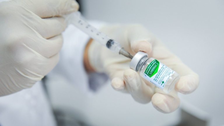 Vitória da Conquista tem baixo estoque de vacinas contra raiva humana