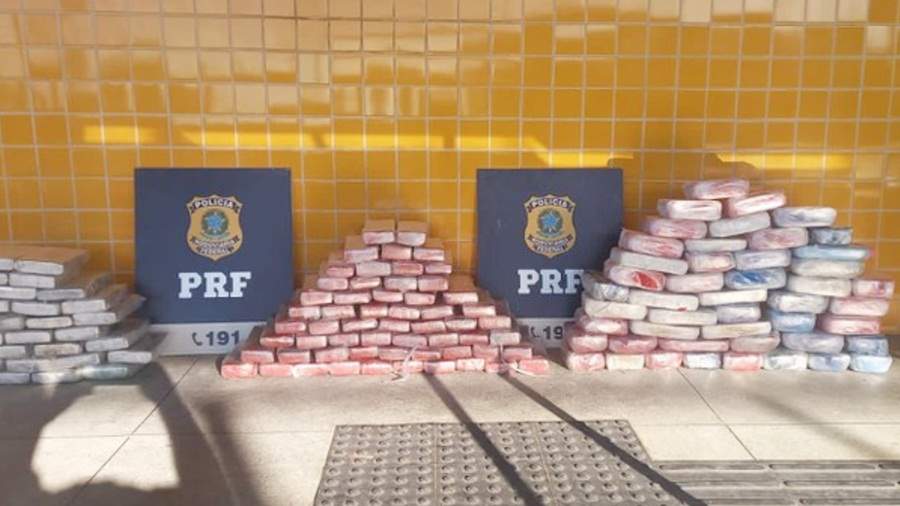 PRF apreendeu cerca de 130 kg de drogas com passageira de ônibus em Vitória da Conquista