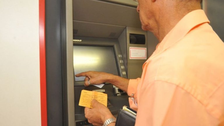 Bancos fecham nesta quarta-feira e reabrem na quinta