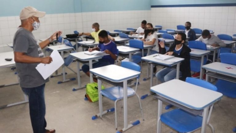 Estado nomeou 54 professores de Inglês aprovados no concurso da Educação