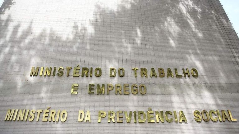 Para reduzir fila, INSS passa a conceder auxílio doença sem perícia