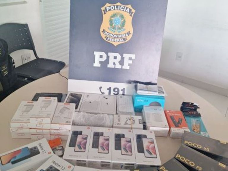PRF flagrou em Vitória da Conquista ônibus transportando produtos importados ilegalmente