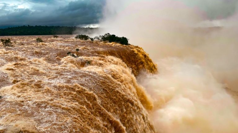 Outubro foi marcado por chuvas acima da média no Sul e Sudeste e calor extremo, avalia Inmet