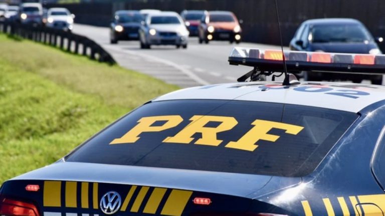 Mais de 5 mil veículos foram flagrados com excesso de velocidade durante o feriado prolongado na Bahia