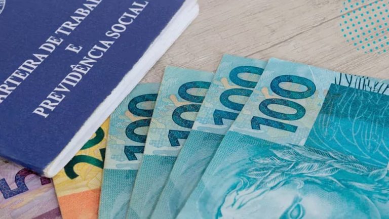 Primeira parcela do décimo terceiro deve ser paga até esta quinta