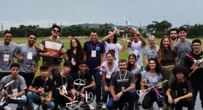 Estudantes do IF Baiano de Guanambi foram premiados em competição de drones em Santa Catarina
