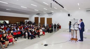 Ministro Roberto Barroso ministrou aula motivacional para estudantes de Lauro de Freitas