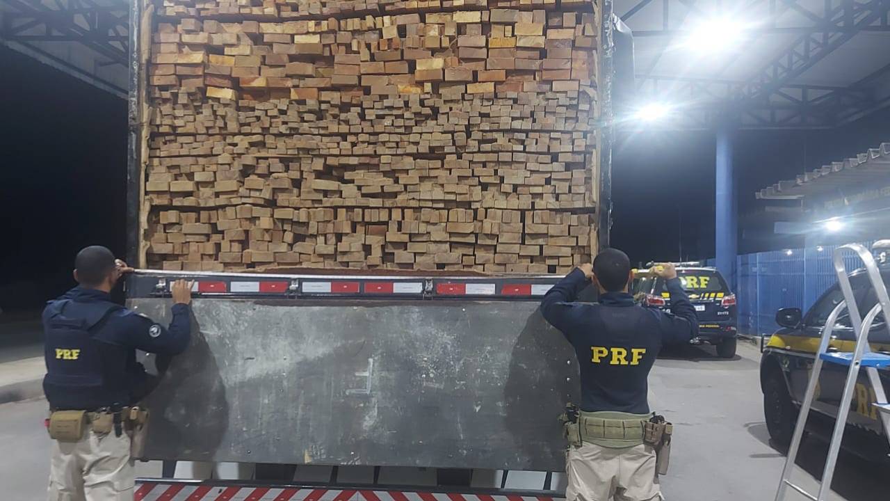 carga de madeira nativa barreiras