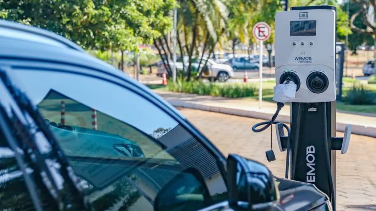 Carros elétricos que estourarem cotas de importação pagarão tarifas