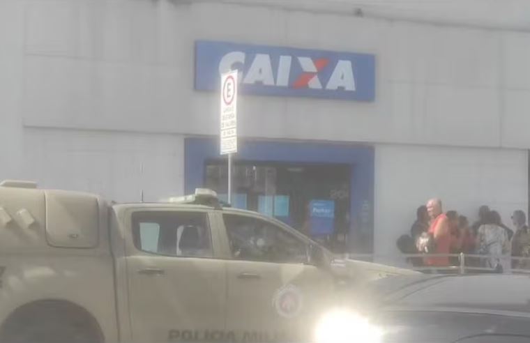 Idoso morreu esmagado após cair em poço de elevador em agência da Caixa em Jequié