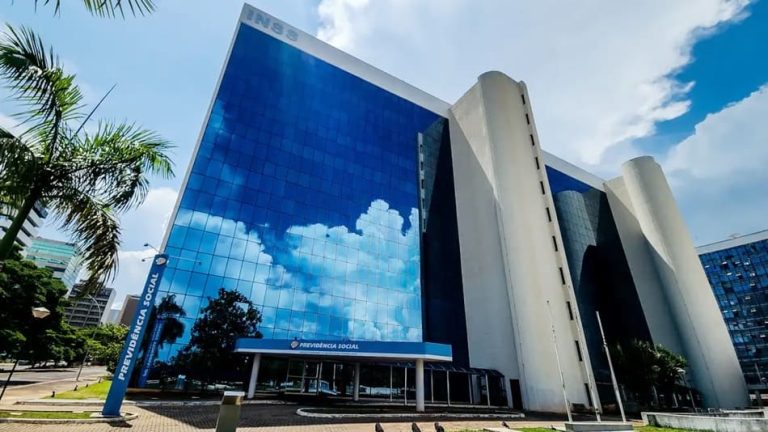 Benefícios do INSS acima do mínimo terão reajuste de 3,71%