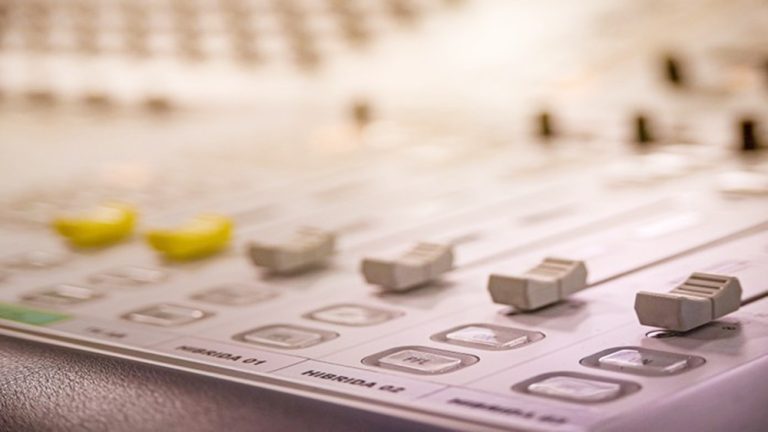 Concessão de rádio e tv