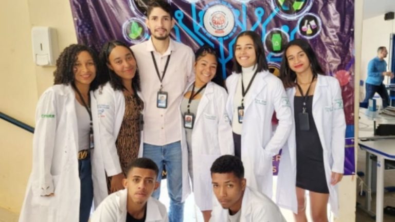 Estudantes da rede estadual são finalistas com oito projetos na Febrace