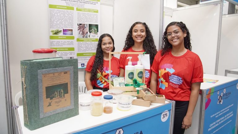 Estudantes baianas desenvolvem produtos capilares a base de aloe vera e alecrim