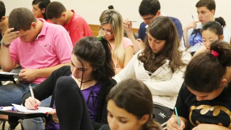 Fies Social para estudantes de baixa renda foi lançado pelo Governo