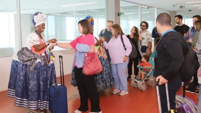Carnaval da Bahia 2024 deve ter movimentação histórica de turistas
