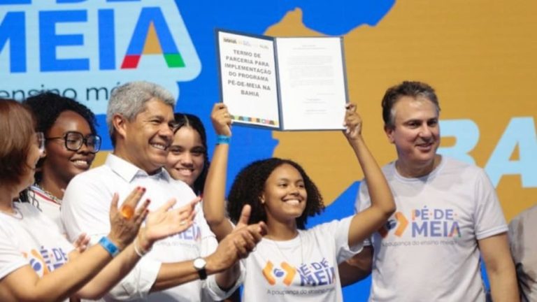 Programa Pé-de-Meia vai beneficiar 283 mil estudantes na Bahia