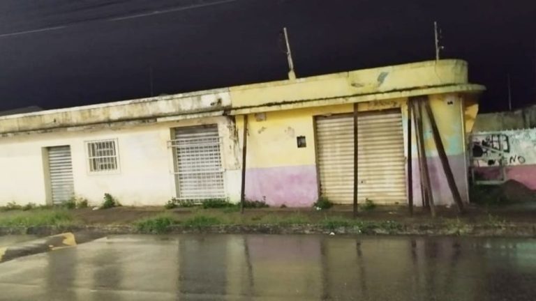 Imóvel corre risco de desabamento em Vitória da Conquista