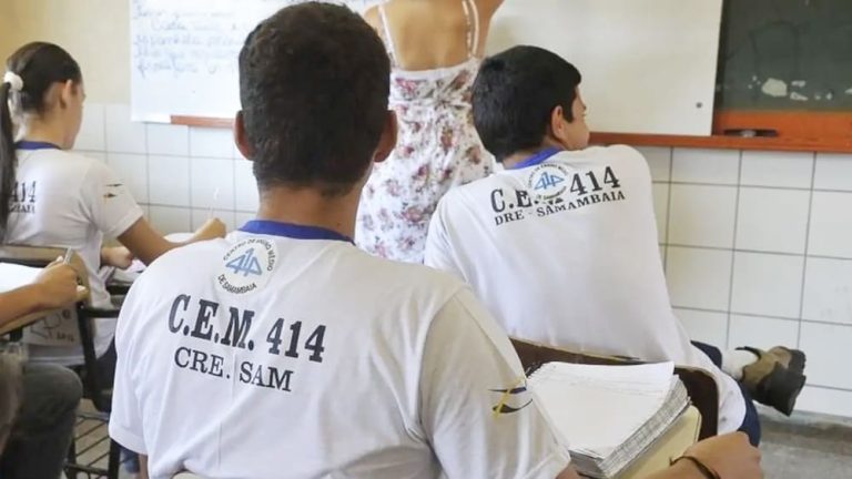 Estudantes nascidos em março e abril recebem nesta quarta R$ 200 do Programa Pé-de-Meia