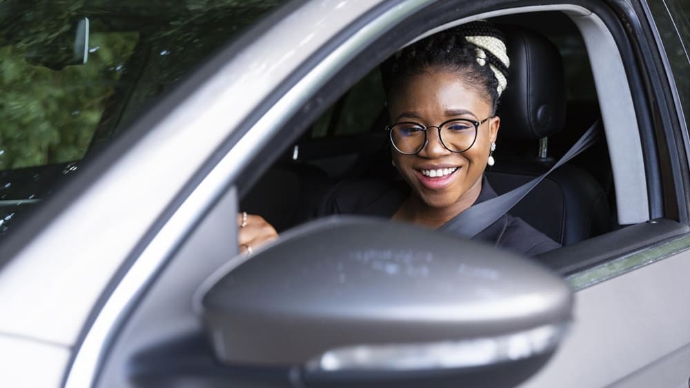 Mulheres motoristas são responsáveis por apenas 5,39% das infrações de trânsito e 6,35% dos acidentes na Bahia