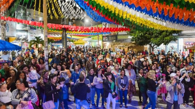 Prefeitura de Vitória da Conquista abriu credenciamento de Artistas para o Arraiá da Conquista 2024