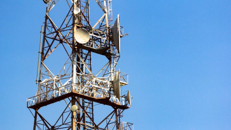 Tecnologia 5G está liberada para ser instalada em todos os municípios do Brasil