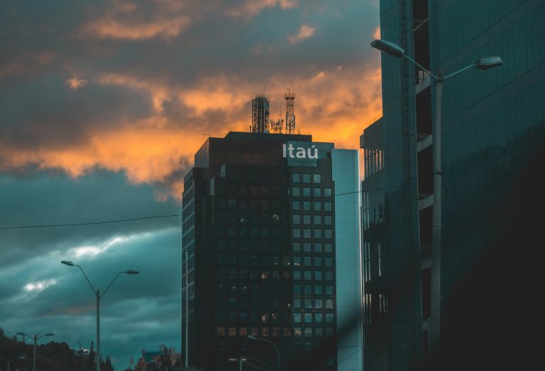 Itaú Unibanco introduz negociação de Criptomoedas: Uma mudança significativa 