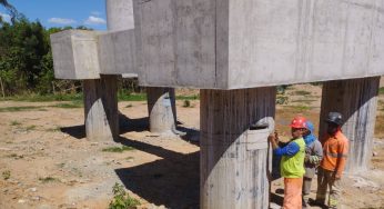 Obra de ponte sobre o Rio São Francisco completa um ano de paralisação no Norte de Minas Gerais