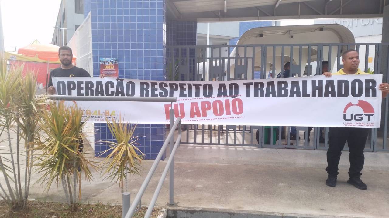 trabalhadores terceirizados da Educação Estadual da Bahia