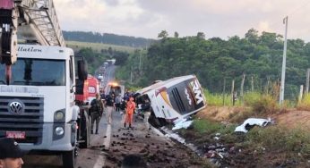 Nove pessoas morreram em acidente de ônibus na Bahia