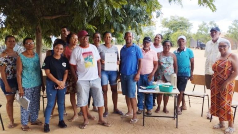 Mais de 1,9 mil famílias assentadas na Bahia receberam cadastros estaduais florestais
