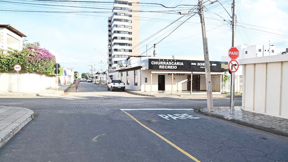 Avenida em Vitória da Conquista já está com mão única implantada