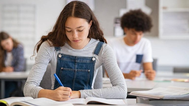 Inscrições para o Encceja começam nesta segunda