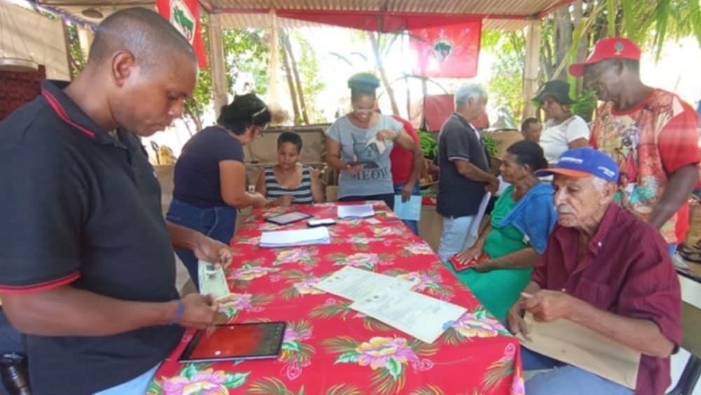 Incra cadastrou mais de 1,3 mil famílias que vivem acampadas na Bahia