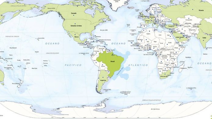 Representação cartográfica com o Brasil no centro