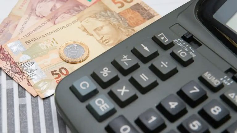 Isenção de IR para quem ganha até dois salários mínimos foi aprovada pelo Senado