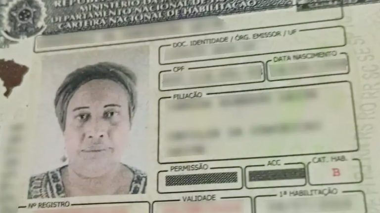 Foto da carteira de motorista poderá conter itens religiosos
