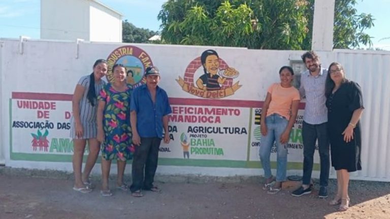 Produção de derivados da mandioca em Palmas de Monte Alto é incrementada com requalificação de agroindústria