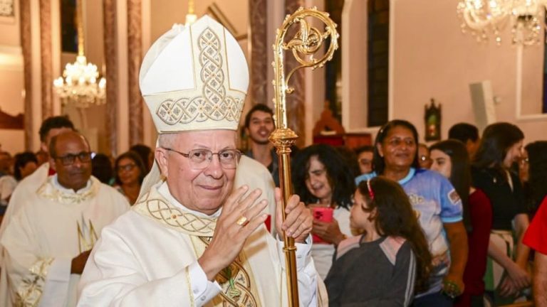 Dom Josafá Menezes se despediu da Arquidiocese de Vitória da Conquista