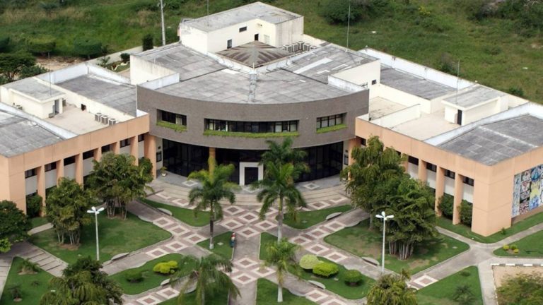 Processo seletivo da Uefs oferta 51 vagas de níveis médio e superior