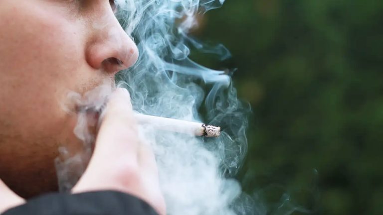 Tabagismo responde por 80% das mortes por câncer de pulmão no Brasil