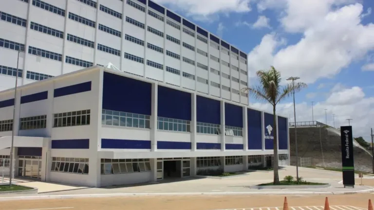 Receita abre na sexta consulta a maior lote de restituição da história
