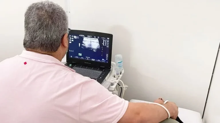 Carreta da Saúde oferece exames e atendimentos até sábado a moradores em Vitória da Conquista