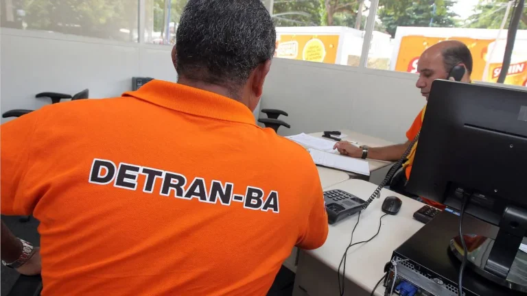 Último dia para quitar o IPVA de veículos com placas final 7