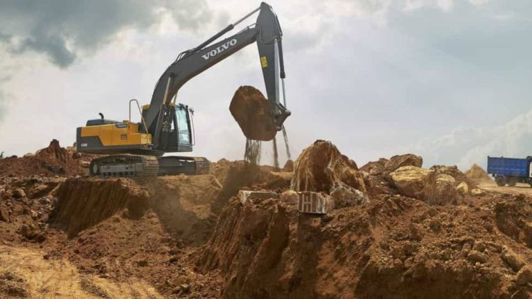 Empresa de locação de máquinas e caminhões abre vagas de emprego na Bahia, Minas Gerais, São Paulo e outros estados