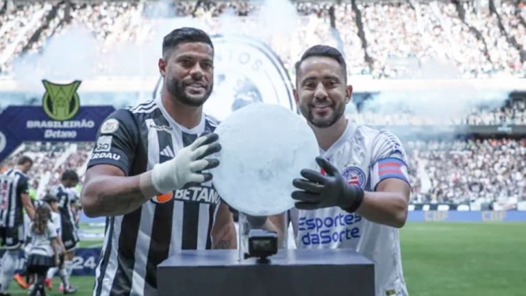 Jogo entre Bahia e Atlético levou ao campo ação com bola de gelo para alertar sobre aquecimento global